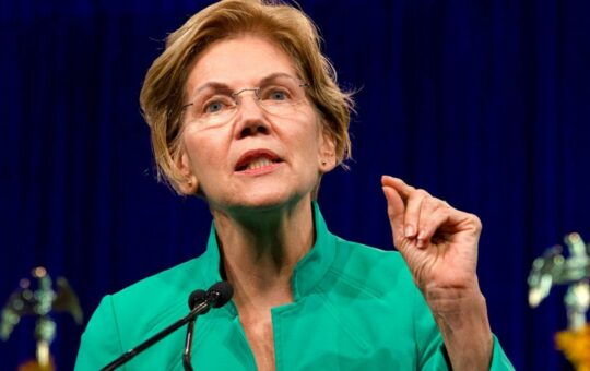 Elizabeth Warren: Crypto Industry Lobbyists 'Undermine' Anti-Terrorism Efforts