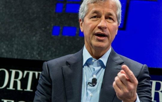 JP Morgan's Dimon: ‘I'll Defend Your Right To Buy a Bitcoin’
